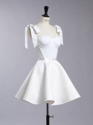 ชุดสีขาว