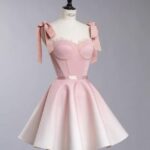 ชุดสีชมพู