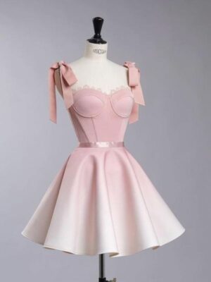 ชุดสีชมพู